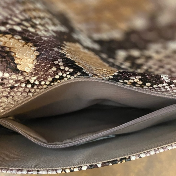 A New Day Faux Snakeskin Pattern Chain Shoulder Bag - Picture 6 of 6